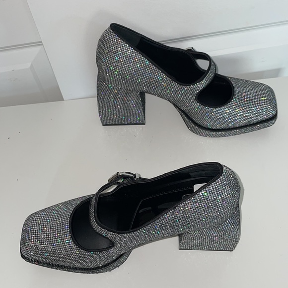 GB Gianni Bini Shiny Sparkle Silver Metallic Platform Heel Mary Jane Pumps NWT - Picture 8 of 10